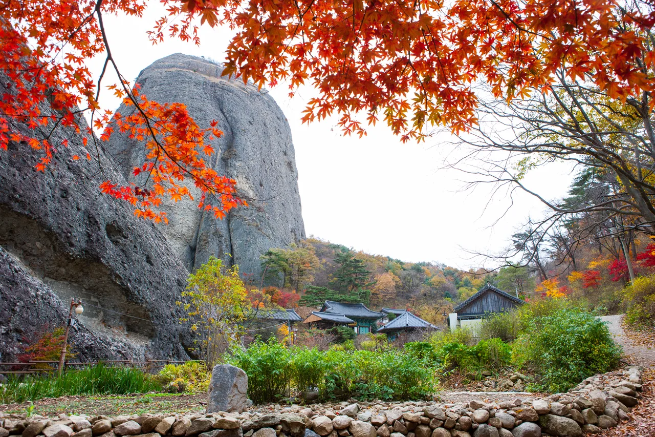 마이산도립공원 (탑사) 단풍 사진, 많이 물듦